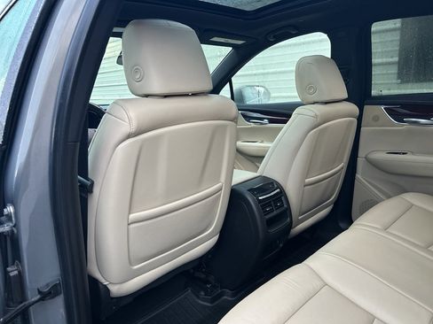 Used 2019 Cadillac XT5 Premium Luxury image 13
