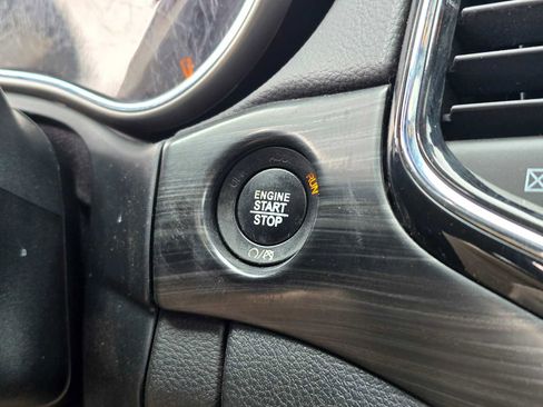 Used 2019 Jeep Grand Cherokee Altitude AWD/4WD image 31