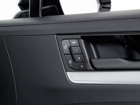 Used 2024 Porsche Cayenne image 39