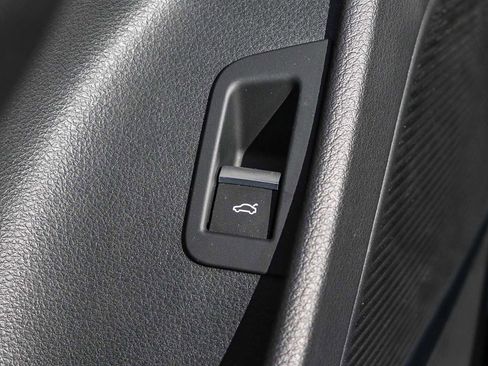 Used 2022 Audi Q8 Premium Plus image 29