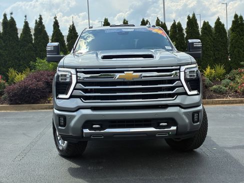 Used 2025 Chevrolet Silverado 3500 High Country w/ High Country Premium Package AWD/4WD image 5