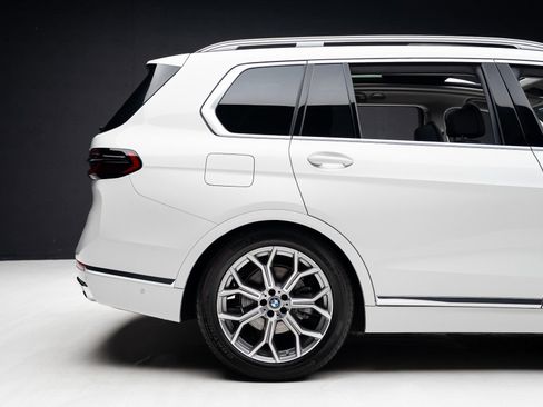 Used 2024 BMW X7 xDrive40i image 36