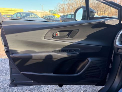 Used 2025 Toyota Prius LE image 20