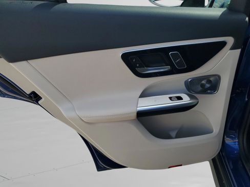Certified 2026 Mercedes-Benz GLC 300 image 11