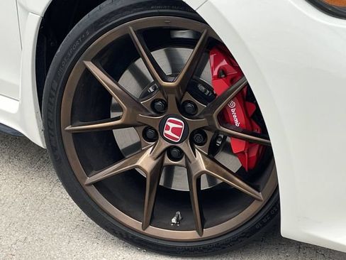 Used 2023 Honda Civic Type R image 9