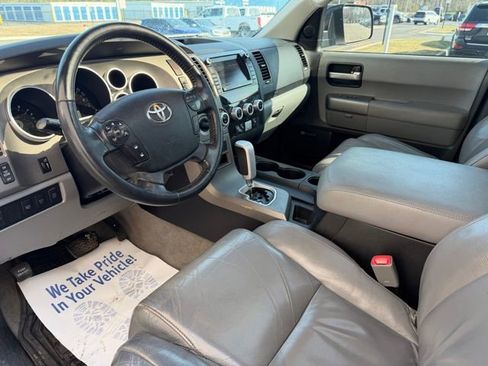 Used 2010 Toyota Sequoia Limited image 22