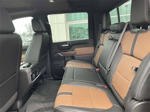 Used 2023 Chevrolet Silverado 2500 High Country w/ Z71 Off-Road Package image 12