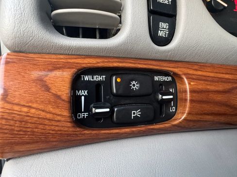 Used 2002 Buick Le Sabre Custom w/ Luxury Pkg FWD image 17
