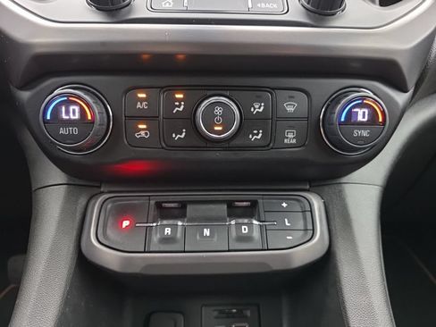Used 2023 GMC Acadia AT4 w/ Technology Package AWD/4WD image 44