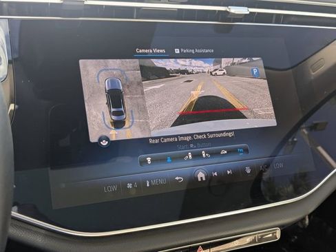 Used 2025 Mercedes-Benz E 350 4MATIC Sedan image 17