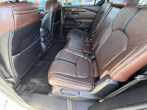 Used 2023 Honda Pilot Elite image 16