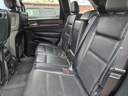 Used 2017 Jeep Grand Cherokee Overland w/ Jeep Active Safety Group image 20