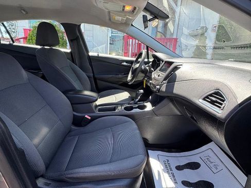 Used 2019 Chevrolet Cruze LT FWD image 28