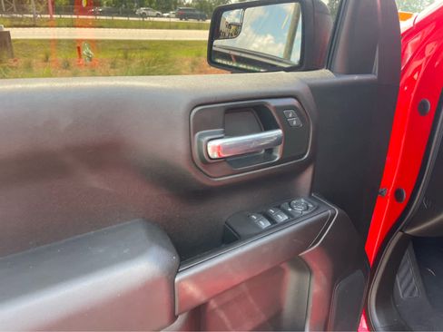 Used 2021 Chevrolet Silverado 1500 Custom Trail Boss w/ LPO, Dark Essentials Package AWD/4WD image 11