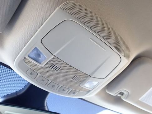 Used 2020 Ford Edge SE image 26