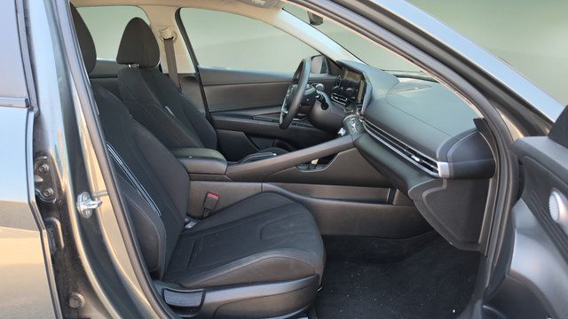Used 2024 Hyundai Elantra SEL FWD image 12