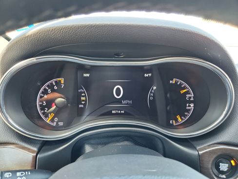 Used 2018 Jeep Grand Cherokee Laredo AWD/4WD image 10