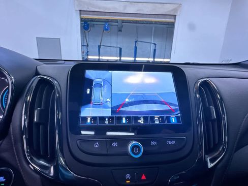 Used 2024 Chevrolet Equinox RS w/ RS Leather Package image 25