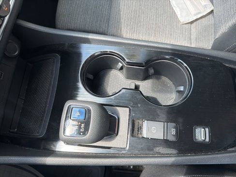 Used 2022 Nissan Rogue SV FWD image 39