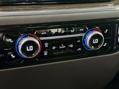 Used 2024 GMC Sierra 1500 Elevation image 23