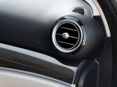 Used 2017 Mercedes-Benz E 300 image 51