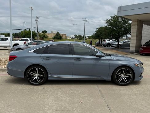 Used 2021 Honda Accord Touring image 6