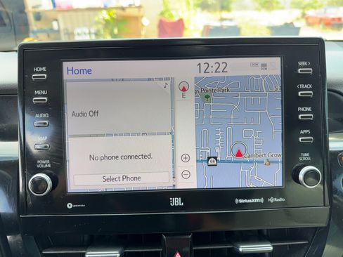 Used 2022 Toyota Camry XLE w/ Navigation Package FWD image 22