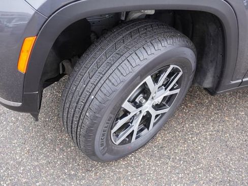 New 2025 Jeep Grand Cherokee L Limited w/ Trailer Tow Package image 9