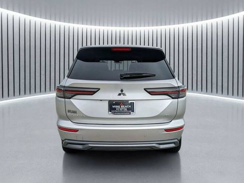 New 2026 Mitsubishi Outlander SE FWD image 5