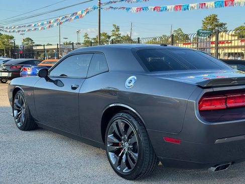 Used 2014 Dodge Challenger SRT8 w/ Harman/Kardon Audio Group image 19