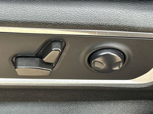 Used 2022 RAM 1500 Laramie AWD/4WD image 22