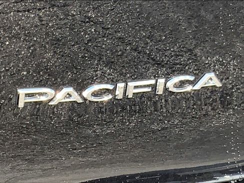 New 2026 Chrysler Pacifica Select image 14