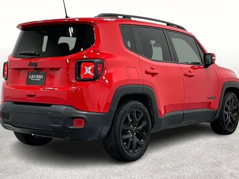 Used 2018 Jeep Renegade Altitude w/ Advanced Technology Group image 2