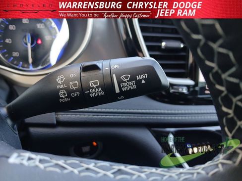 New 2026 Chrysler Pacifica Select image 16