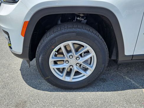 New 2025 Jeep Grand Cherokee L Laredo w/ Luxury Tech Group I image 9