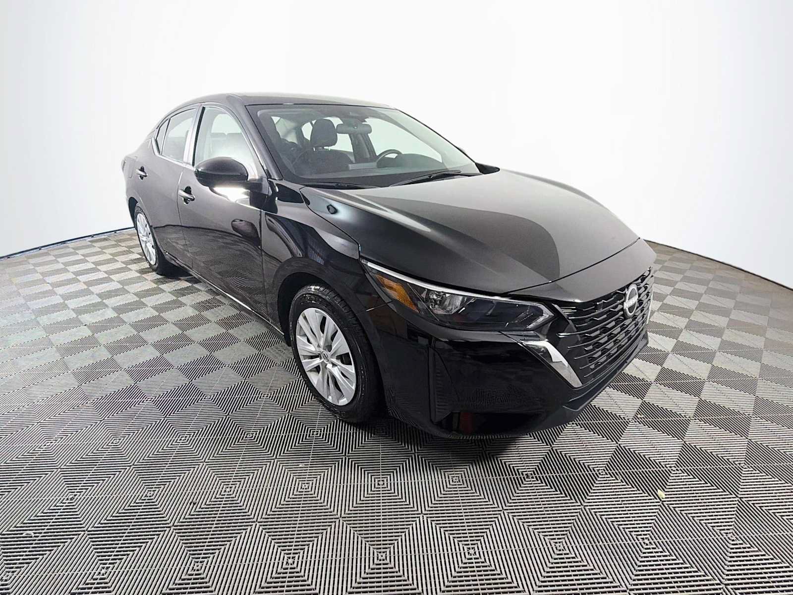 Used 2025 Nissan Sentra S FWD image 3