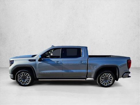 Used 2025 GMC Sierra 1500 Denali Ultimate image 8