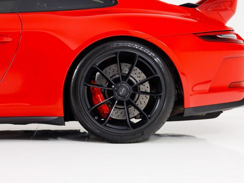 Used 2018 Porsche 911 GT3 w/ Sport Chrono Package RWD image 11