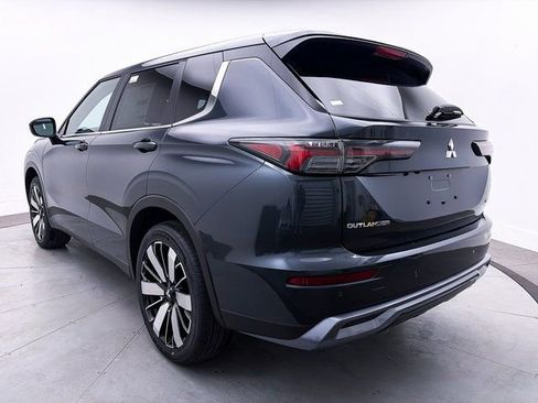 New 2026 Mitsubishi Outlander SE image 4