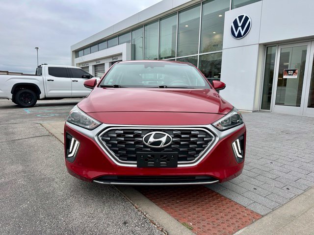 Used 2020 Hyundai Ioniq SE FWD image 2