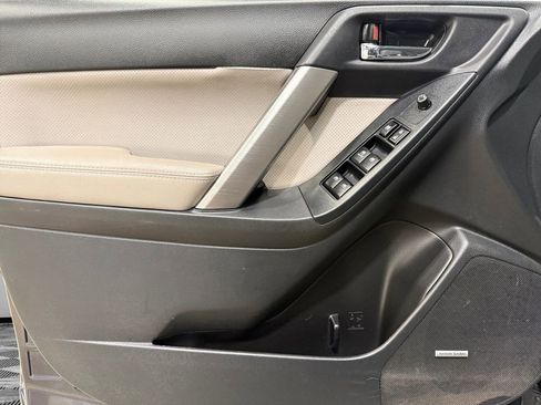 Used 2014 Subaru Forester 2.5i Touring AWD/4WD image 19