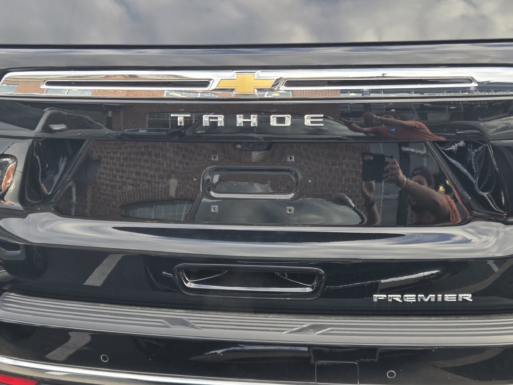 Used 2024 Chevrolet Tahoe Premier AWD/4WD image 38