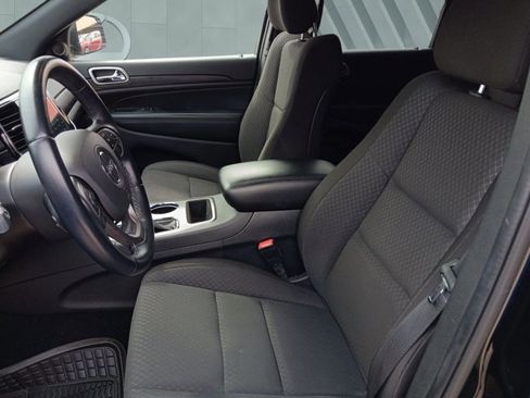 Used 2022 Jeep Grand Cherokee Laredo E image 9