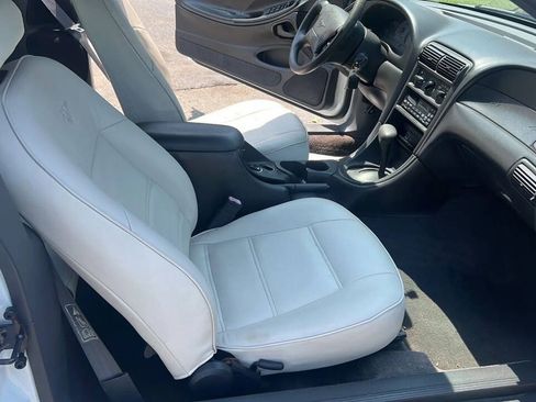 Used 1999 Ford Mustang Convertible RWD image 18