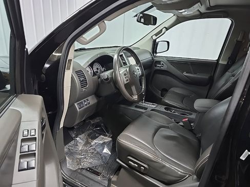 Used 2013 Nissan Frontier PRO-4X w/ Pro-4x Luxury Pkg image 30