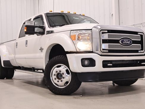 Used 2014 Ford F450 Platinum w/ Platinum Package AWD/4WD image 41