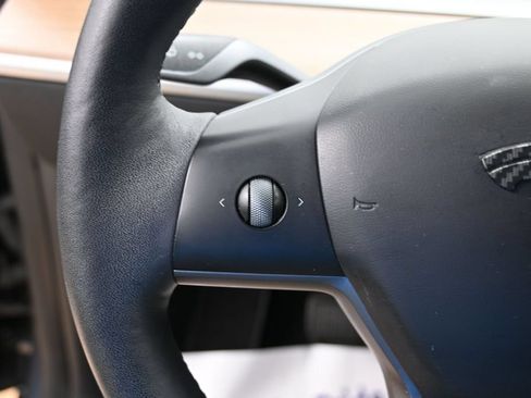 Used 2023 Tesla Model Y Long Range AWD/4WD image 17