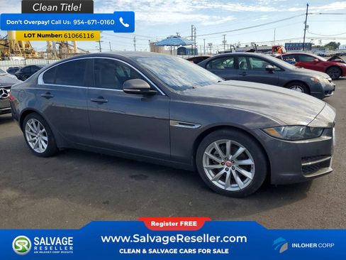 Used 2017 Jaguar XE Prestige RWD image 5