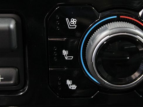 Used 2024 Chevrolet Silverado 1500 ZR2 image 65