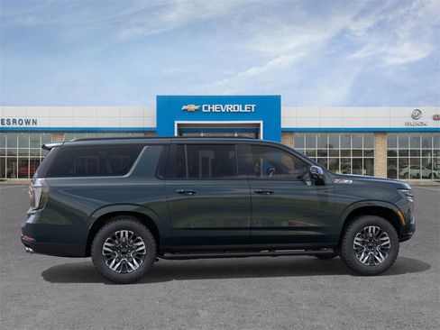 New 2026 Chevrolet Suburban Z71 image 5